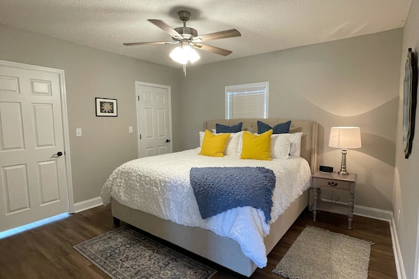 2 slaapkamers, een strijkplank/strijkijzer, gratis wifi, beddengoed