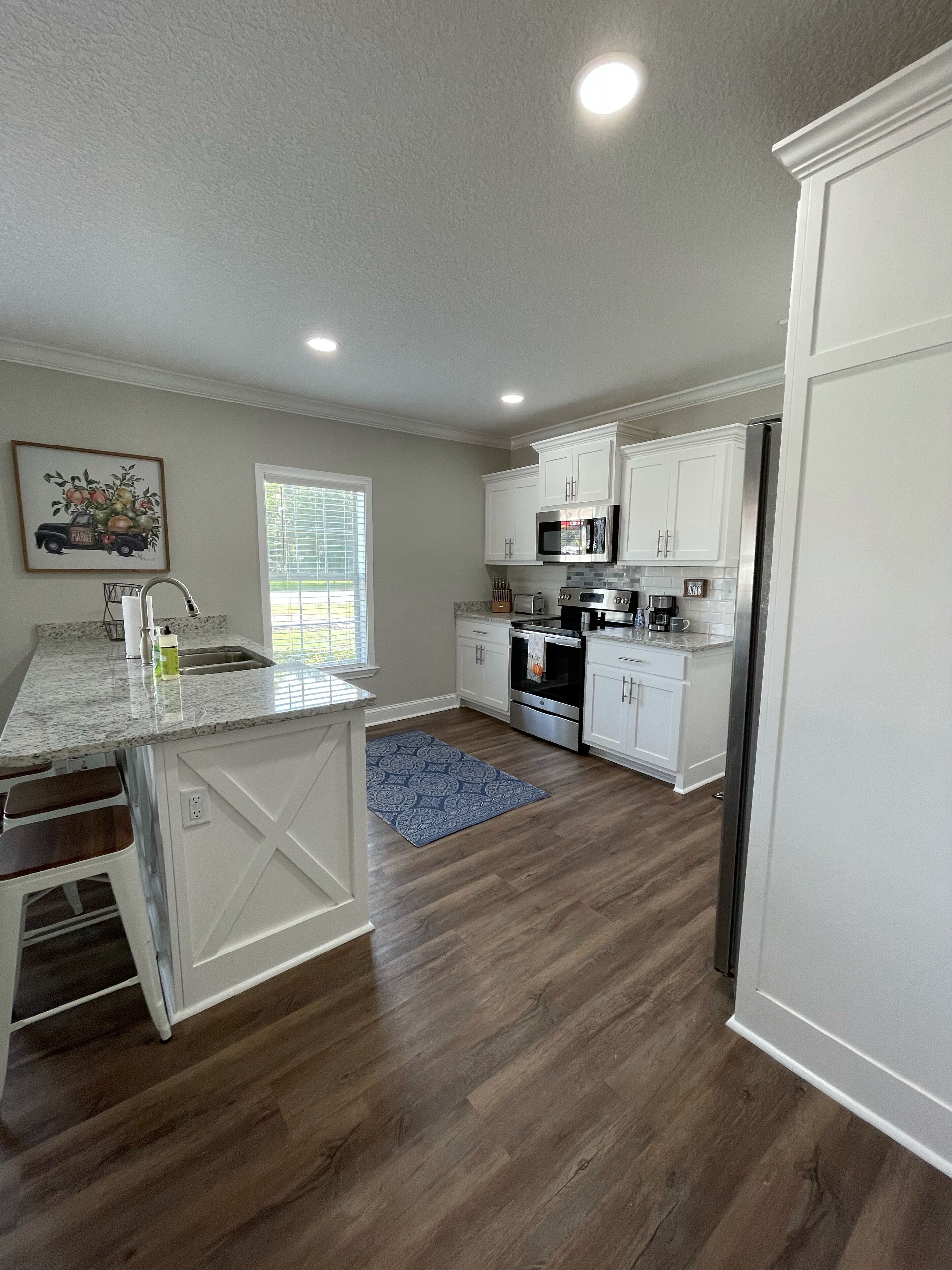 Refrigerador, microondas, horno y parrilla de estufa 