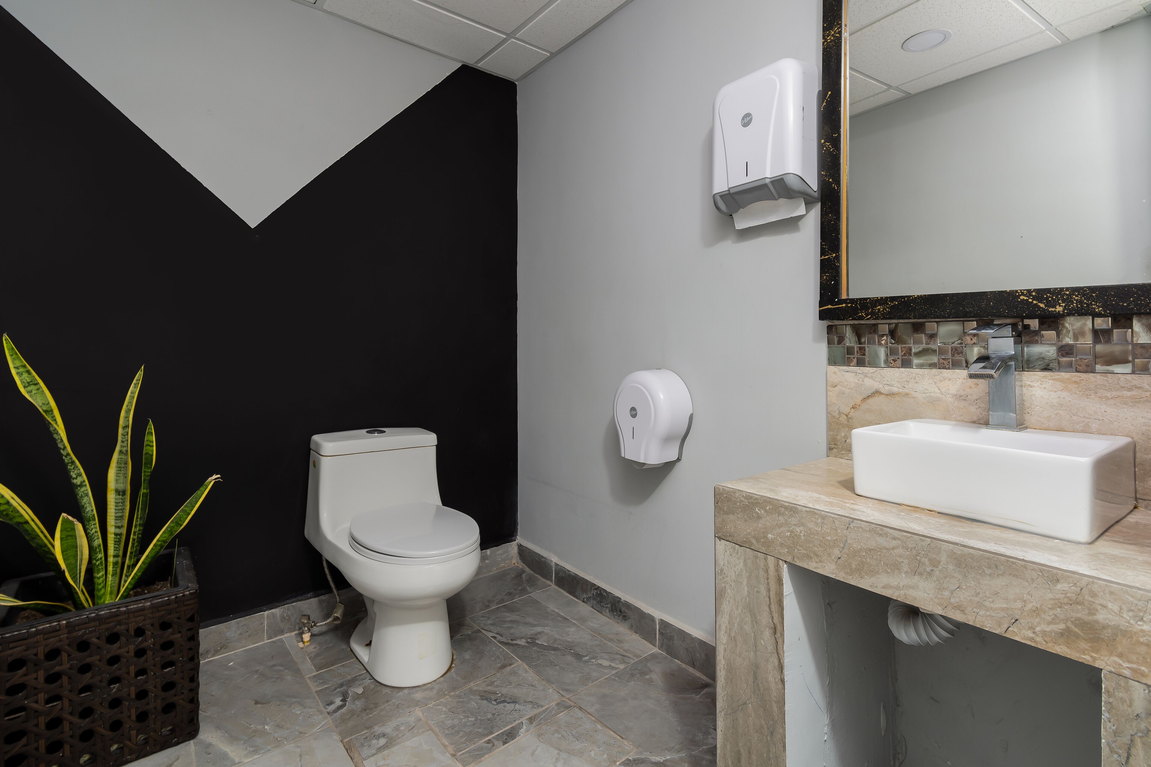 shower, free toiletries, towels