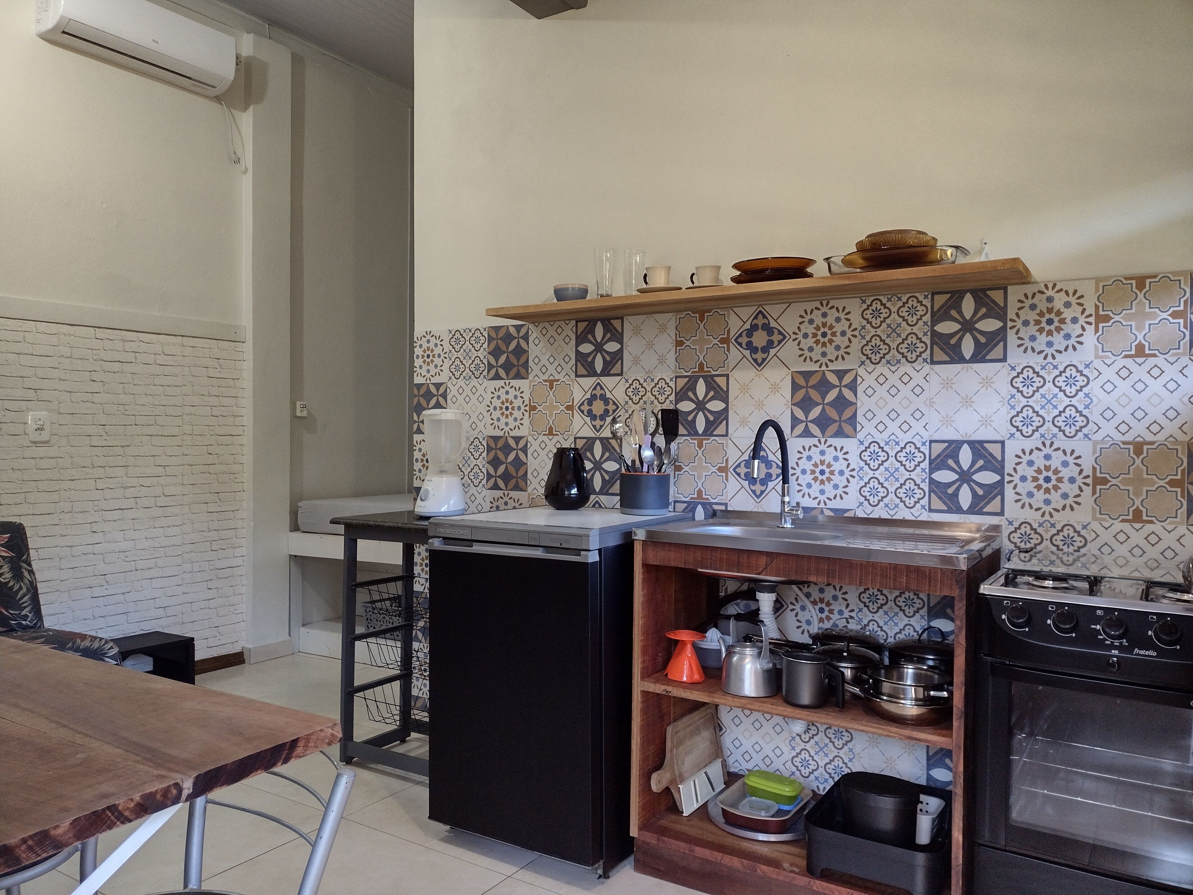 Kitnet with great location, 100 meters from the beach.