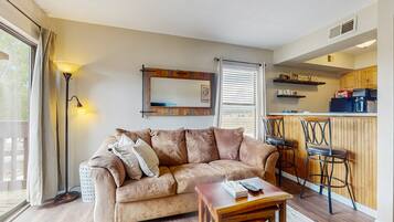 TV, peis og DVD-spiller