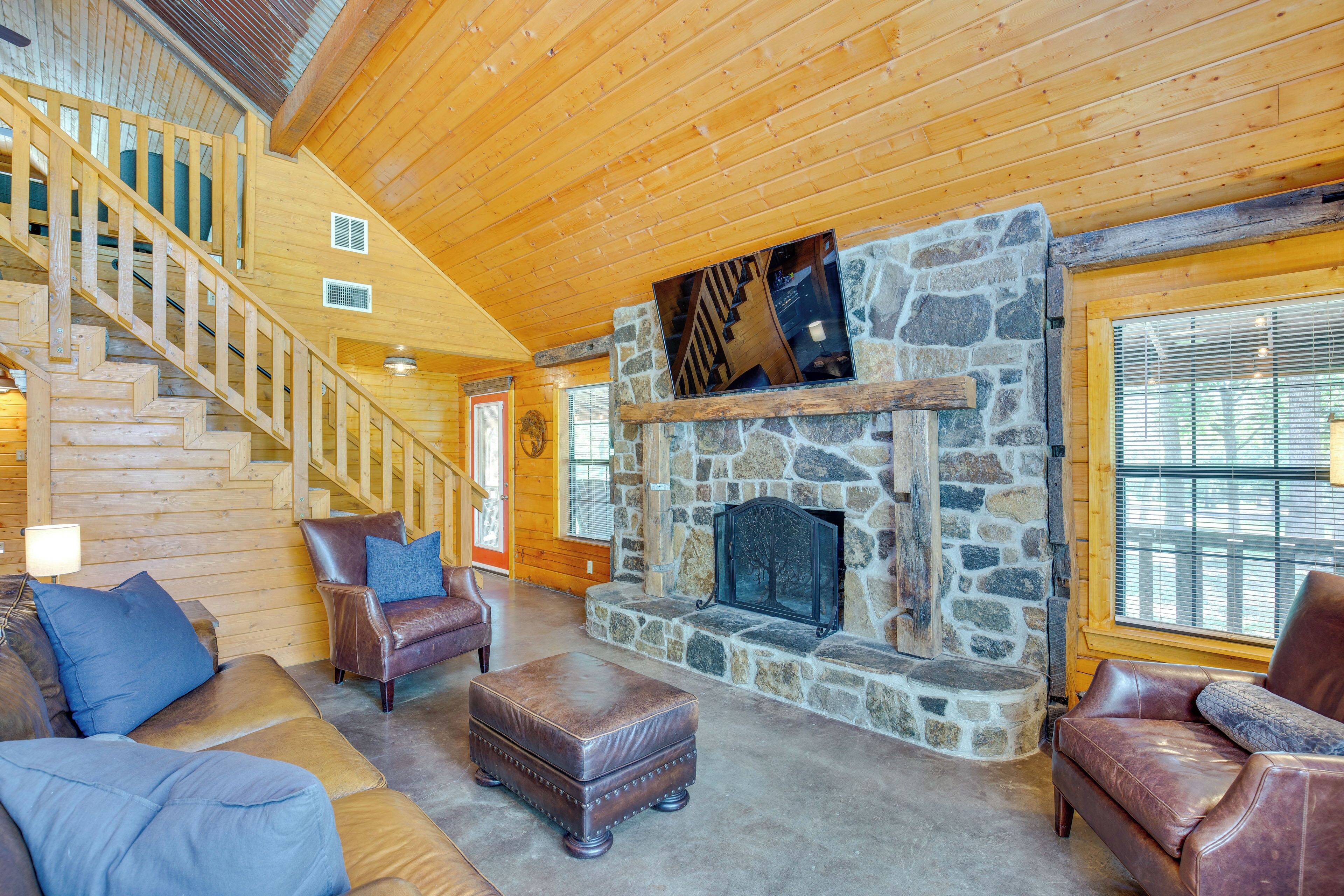 Angler's Cabin: Direct Lake Fork Access, By Marina