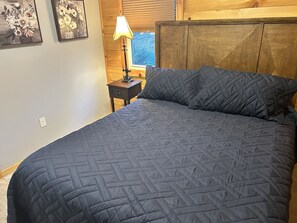 1 bedroom, iron/ironing board, free WiFi, bed sheets - Cozy cottage condo with easy access to TIEC, Hendersonville, Asheville & Boone (Rutherfordton)