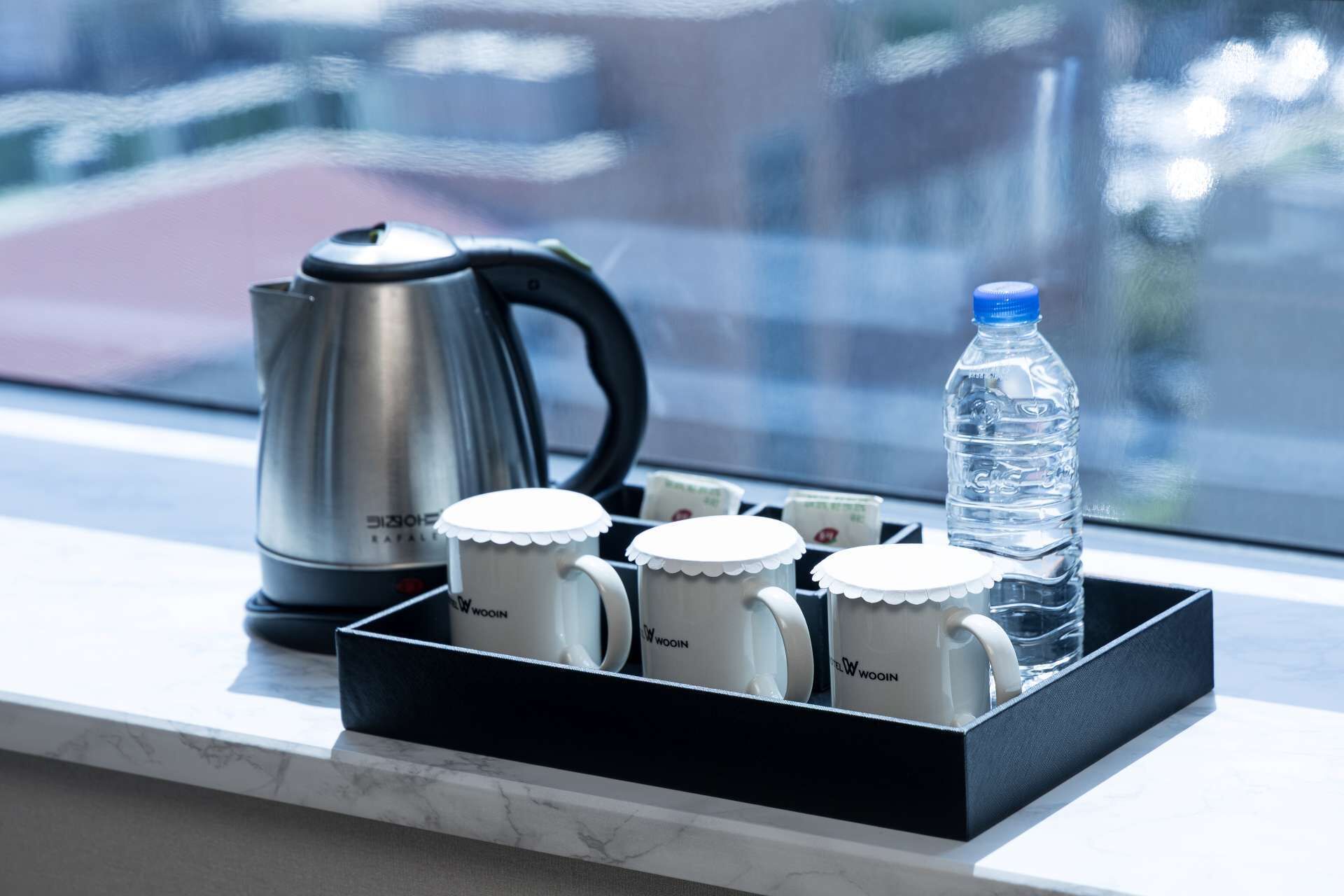 1 bedroom, premium bedding, select comfort beds, blackout curtains