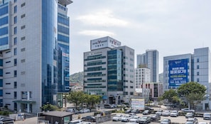 المنشأة من الخارج