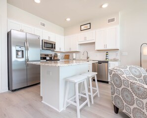 Fridge, microwave, oven, dishwasher - Stunning 1BR Sea Glass Unit 305 with Beautiful Gulf Front Views! (Gulf Shores)