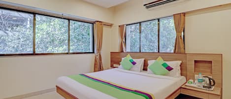 Deluxe Room | Desk, free WiFi, bed sheets