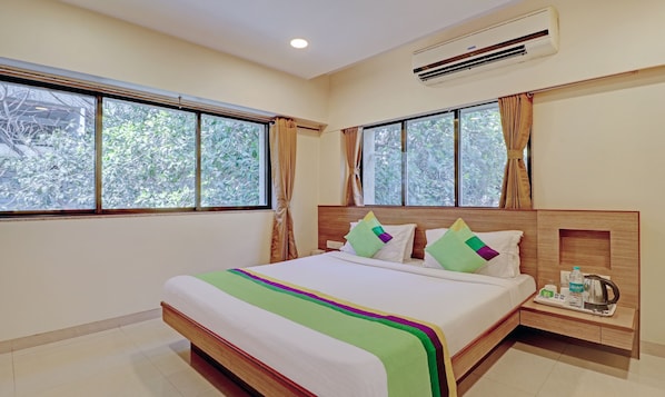 Deluxe Room | Desk, free WiFi, bed sheets