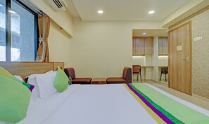 Deluxe Room | Desk, free WiFi, bed sheets