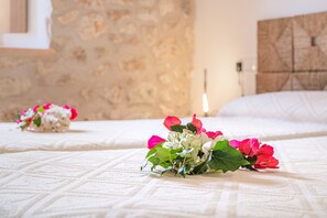 5 habitaciones, tabla de planchar con plancha y wifi gratis 