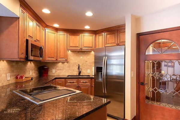 Frigorífic, microones, forn i placa de cuina