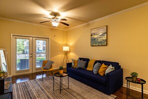 Älytelevisio, takka, Netflix, suoratoistopalvelut