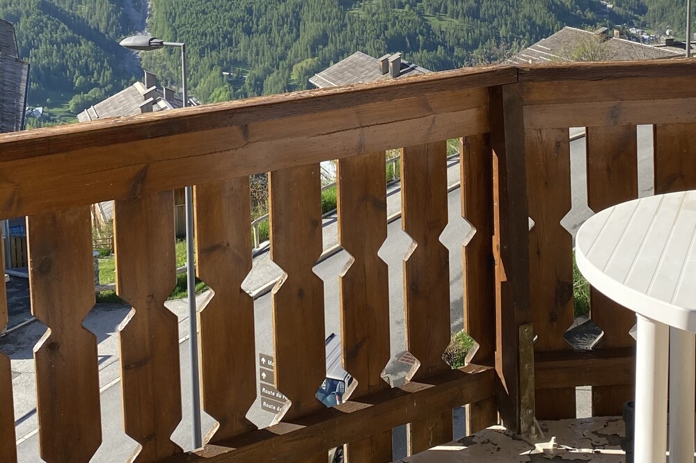 Comfortable 3P at the foot of the slopes, south terrace with mountain view, garage-Chalet d'Orcieres