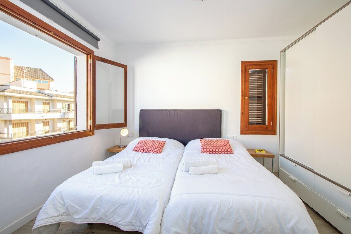 1 slaapkamer, een strijkplank/strijkijzer, gratis wifi, beddengoed
