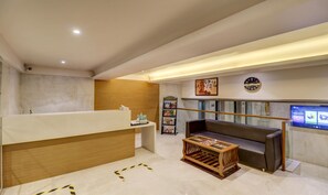 Reception - Treebo Ranjeet Shivaji Nagar (Pune)