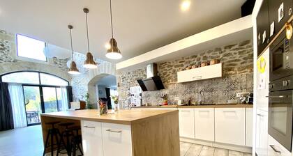 Maison de Caractère au Coeur du Village