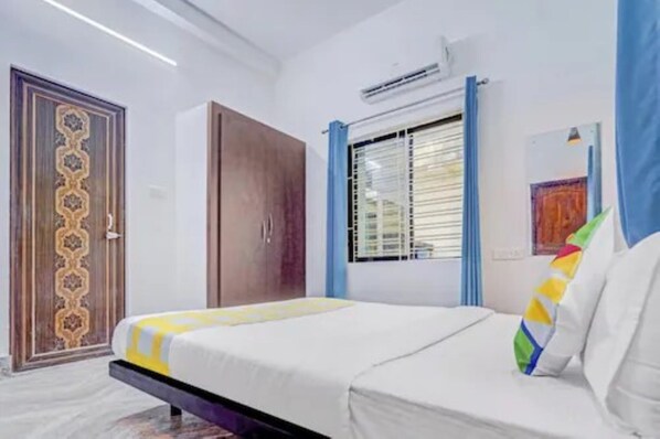 Classic Double Room, City View | Desk, free WiFi, bed sheets - Goroomgo Luxury Star Inn Airport Bhubaneswar (Bhubaneshwar)