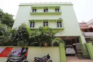 Front of property - Goroomgo Luxury Star Inn Airport Bhubaneswar (Bhubaneshwar)