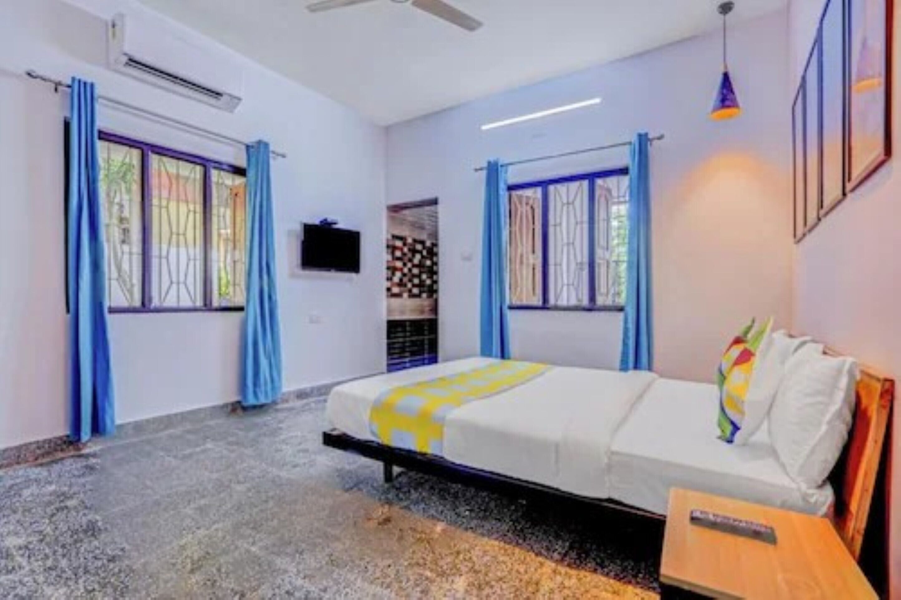 classic double room, city view | view from room