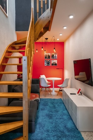 Duplex Studio | Ropa de cama hipoalergénica, caja fuerte, escritorio
