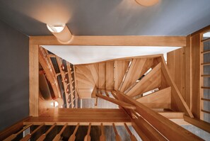 Literie hypoallergénique, coffres-forts dans les chambres, bureau