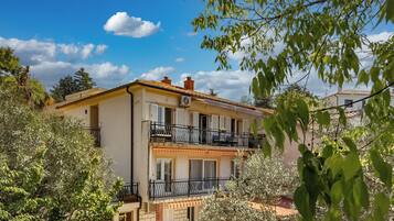 Family Apartment, Multiple Bedrooms, 2 Bathrooms (Beachside Apartment Krk) | Exterior