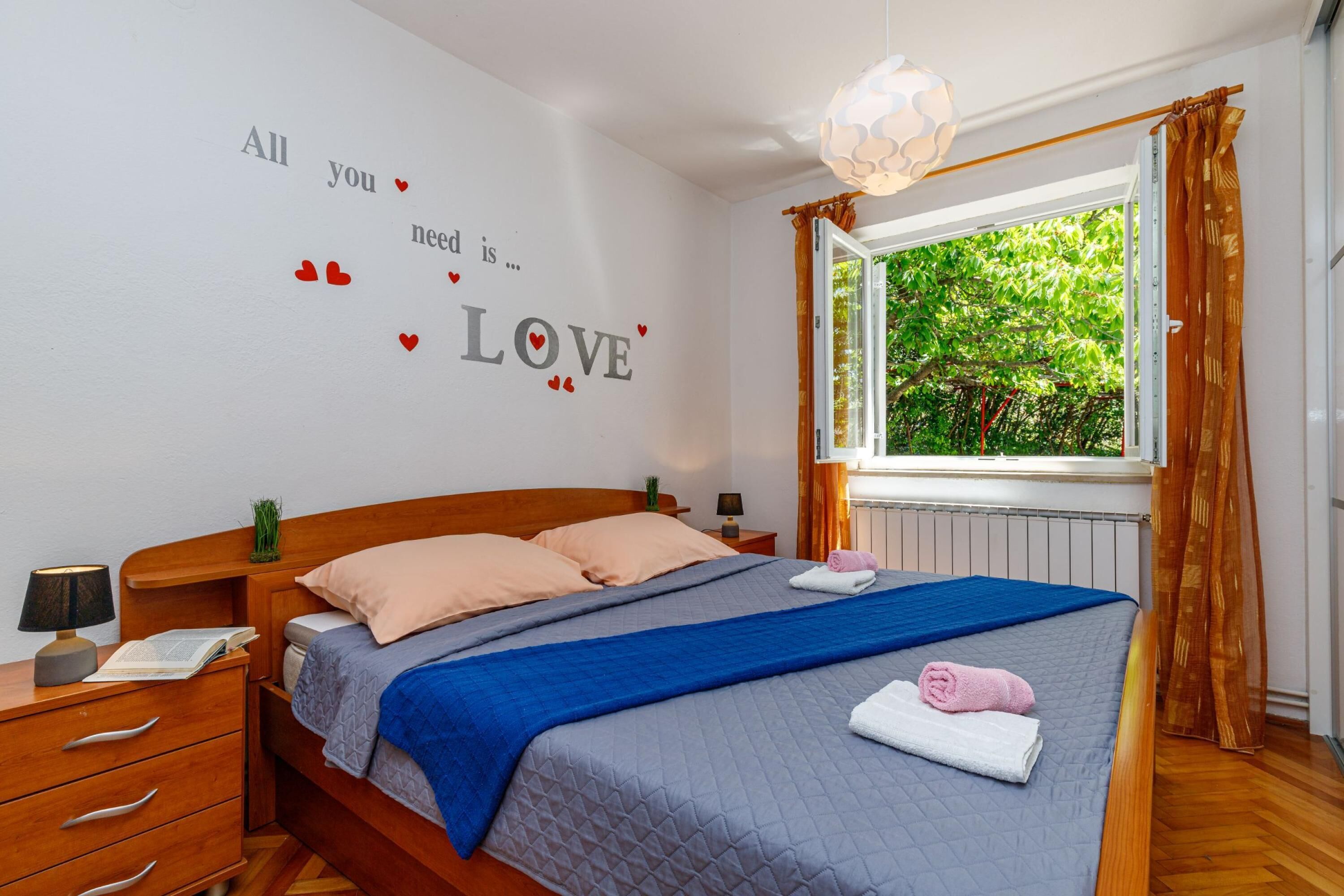 Family Apartment, Multiple Bedrooms, 2 Bathrooms (Beachside Apartment Krk) | 3 bedrooms, free WiFi, bed sheets