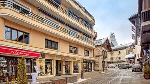 Exterior - Central Megève Apartment: 2 Bedrooms, Terrace, WiFi, Near Gondola, Sleeps 4 (Megève)