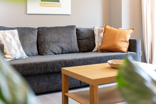 Classic Apartment, 2 Bedrooms, Non Smoking | Living area | 22-inch Smart TV with satellite channels, TV, Netflix