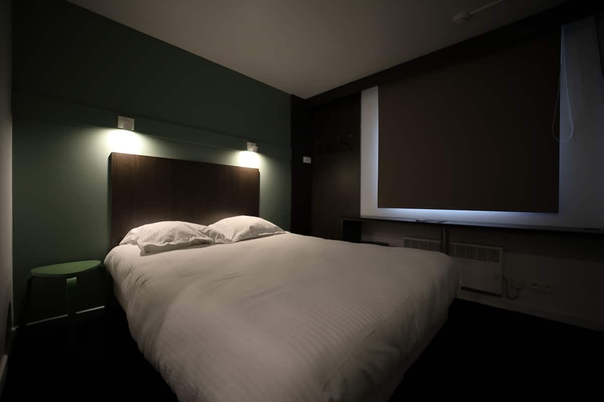 desk, laptop workspace, blackout curtains, soundproofing