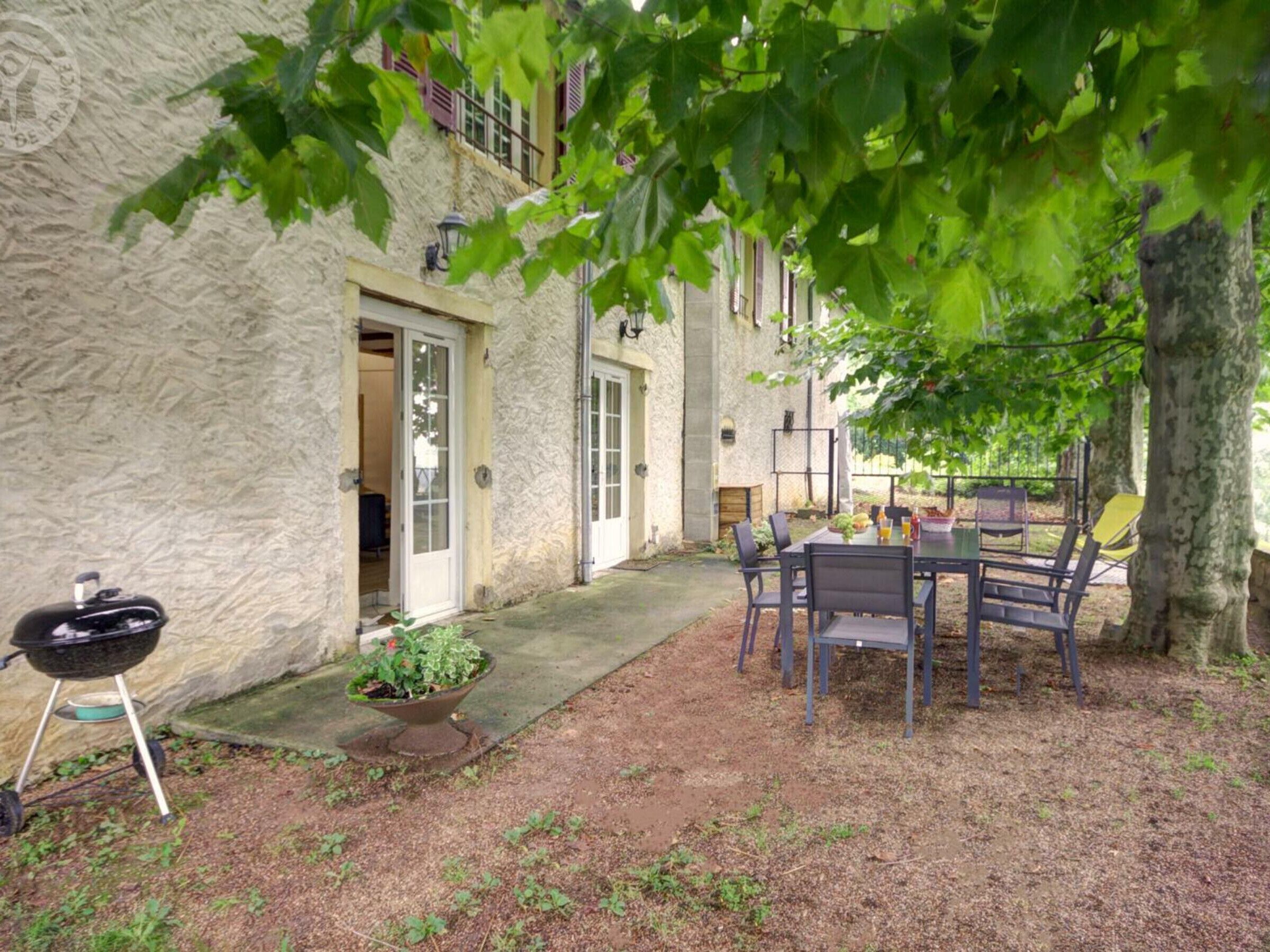 Gite Saint-Denis-de-Cabanne, 2 bedrooms, 6 persons