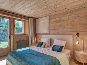 6 bedrooms, free WiFi, bed sheets - Spacious Renovated Chalet - 6BR, Ski-in/Ski-out, Terrace & Garden, Near Megève Center (Megève)
