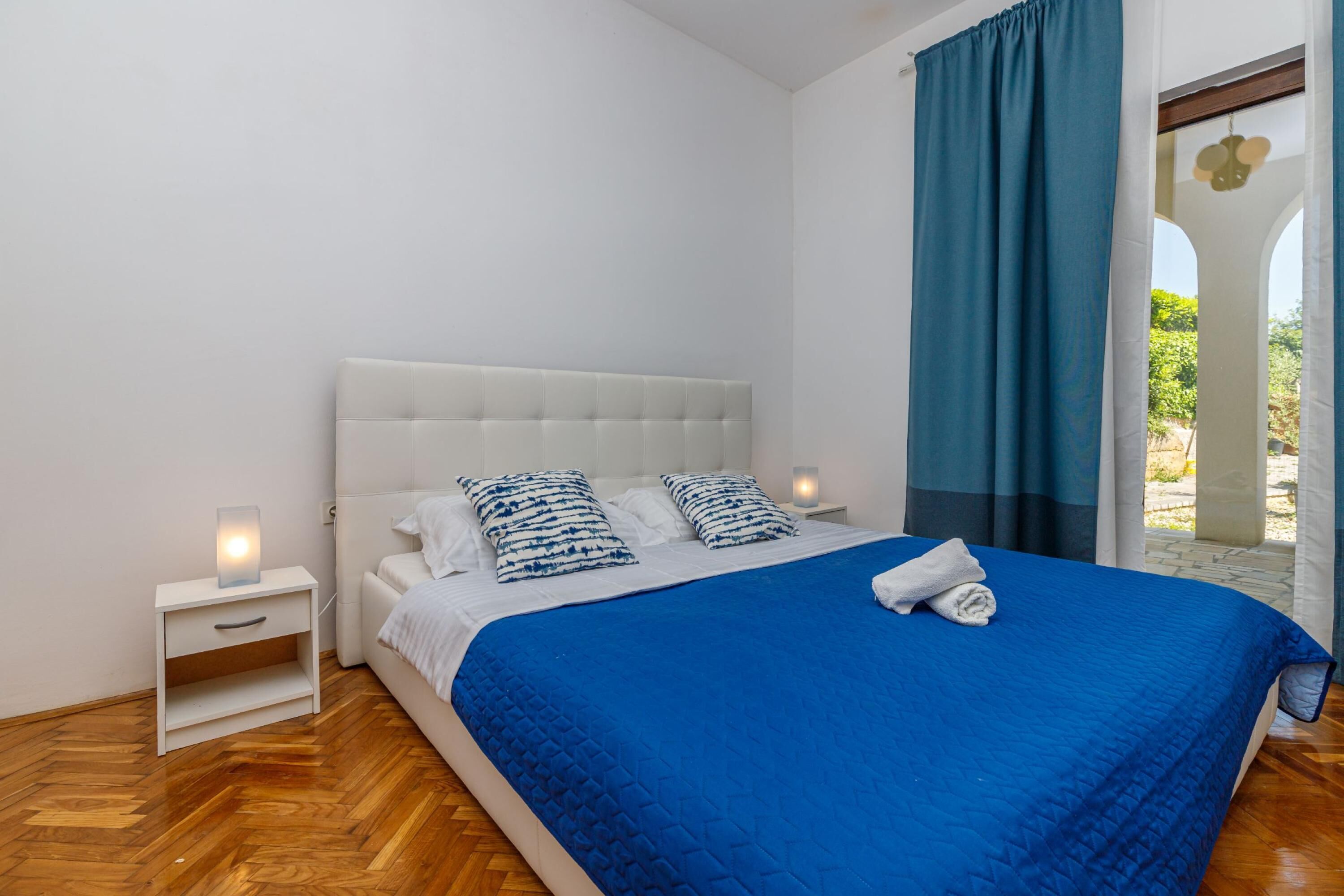 3 عدّة غرف نوم وواي فاي مجانًا وملاءات أسرّة