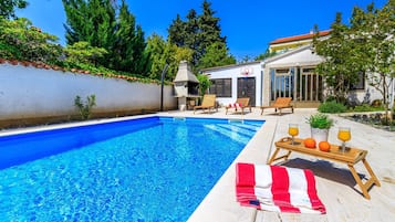 Seasonal outdoor pool