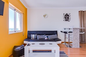TV - Sky View Apartment - Quarteira (Quarteira)
