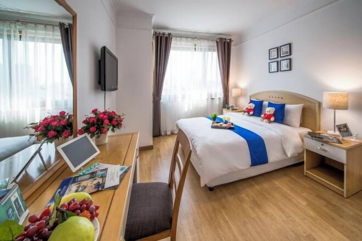 Minibar, Zimmersafe, Schreibtisch, laptopgeeigneter Arbeitsplatz