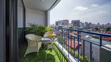 Minibar, in-room safe, desk, laptop workspace