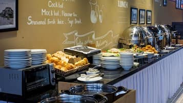 Petit déjeuner préparé sur commande (200000 VND par personne)