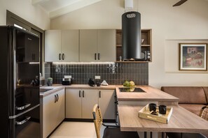 Fridge, microwave, oven, coffee/tea maker