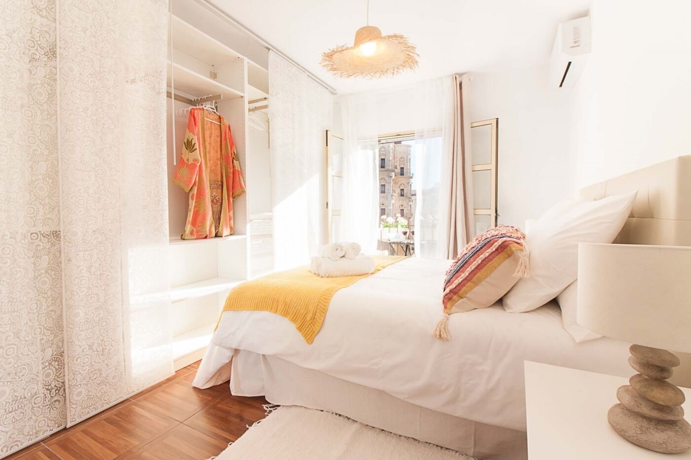 1 dormitorio, tabla de planchar con plancha, Internet y ropa de cama