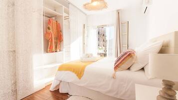 1 dormitorio, tabla de planchar con plancha, Internet y ropa de cama