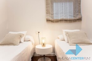 2 bedrooms, iron/ironing board, internet, bed sheets