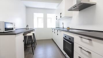 Køleskab, mikrobølgeovn, ovn, opvaskemaskine