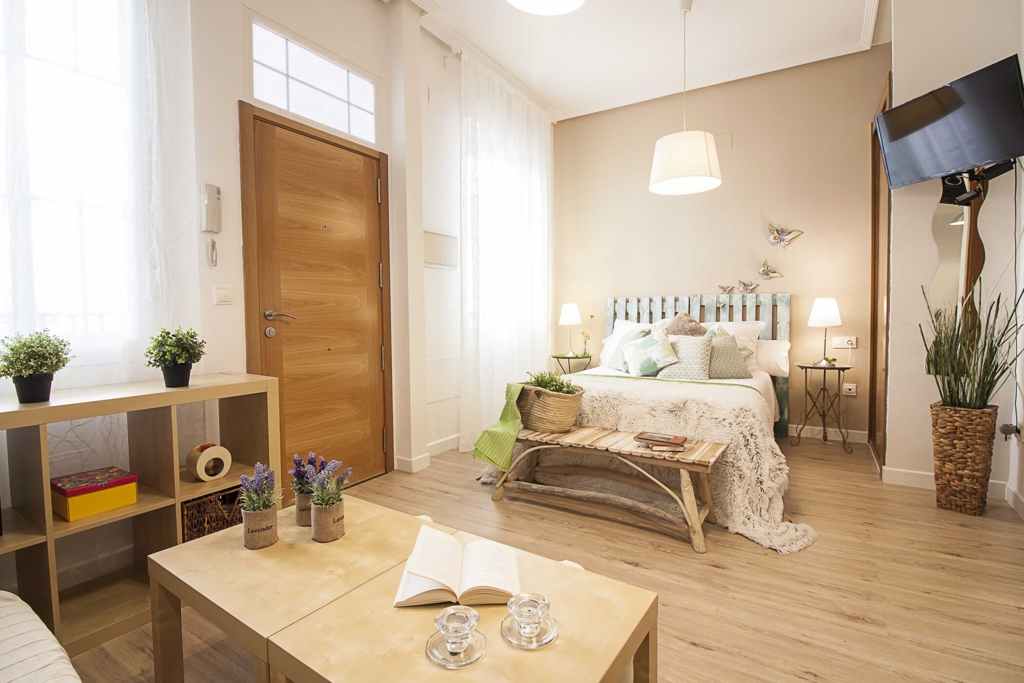 Strykjärn/strykbräda, internet och sängkläder