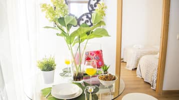 2 dormitorios, tabla de planchar con plancha, Internet y ropa de cama