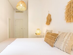 2 habitaciones, tabla de planchar con plancha, internet y ropa de cama 