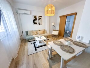 2 dormitorios, tabla de planchar con plancha, Internet y ropa de cama