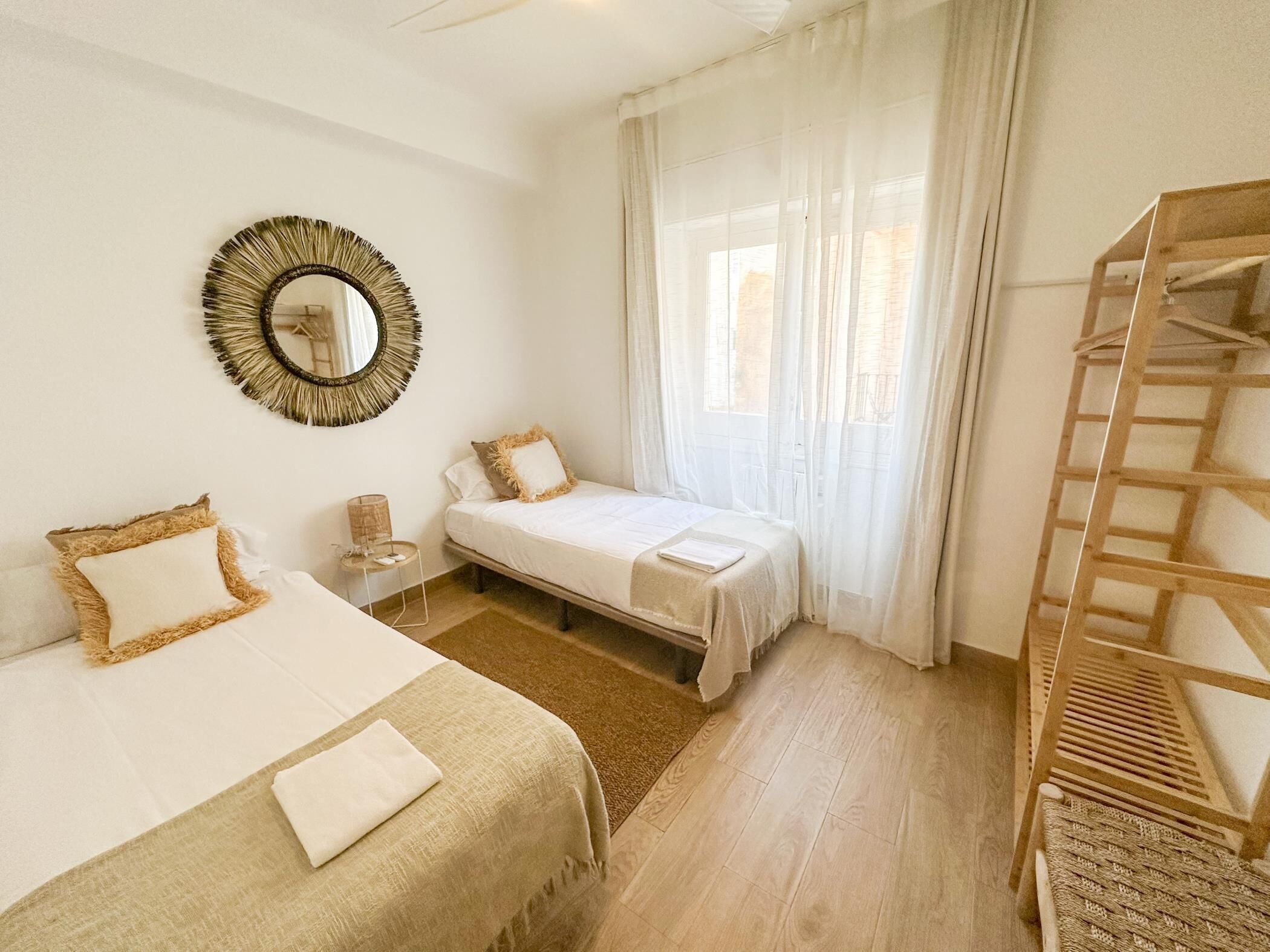 5 dormitorios, tabla de planchar con plancha, Internet y ropa de cama