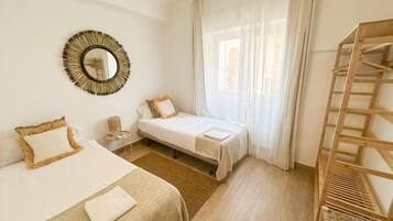 5 dormitorios, tabla de planchar con plancha, Internet y ropa de cama