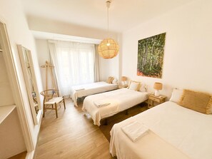5 chambres, fer et planche à repasser, accès Internet, draps fournis